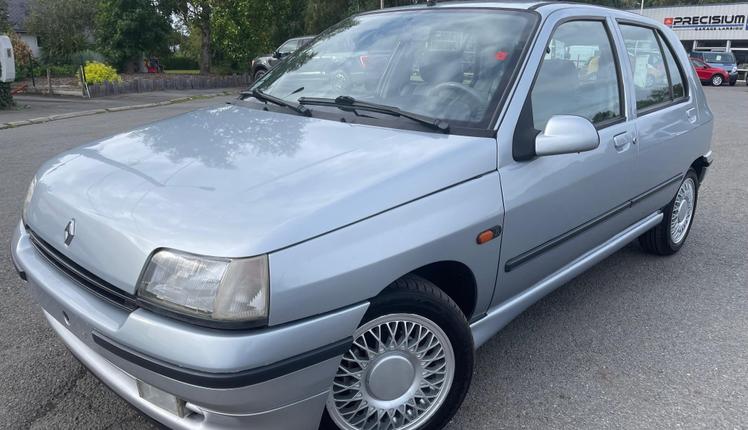 Renault Clio  - 8 990 €