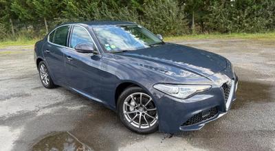 Alfa Romeo Giulia - Super  2.2 136 ch AT8 - 19 990 €