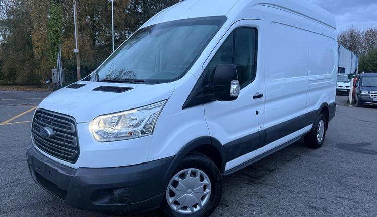 Ford Transit  - 15 990 €