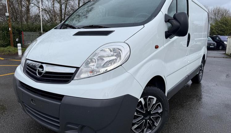 Opel Vivaro fourgon  - 11 990 €