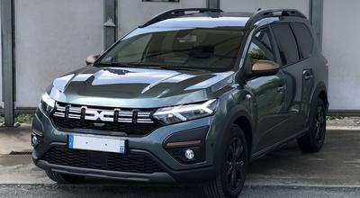 Dacia Jogger - 1.6 HYBRID 140CH EXTREME 5 PLACES -24 - 25 490 €