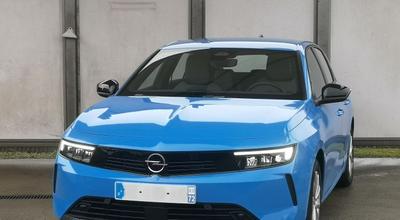 Opel Astra - 1.2 TURBO HYBRID 136CH EDITION E-DCT6 - 22 490 €