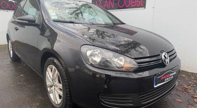 Volkswagen Golf - 1.6 TDI 105CH BLUEMOTION FAP CONFORTLINE 3P - 9 990 €